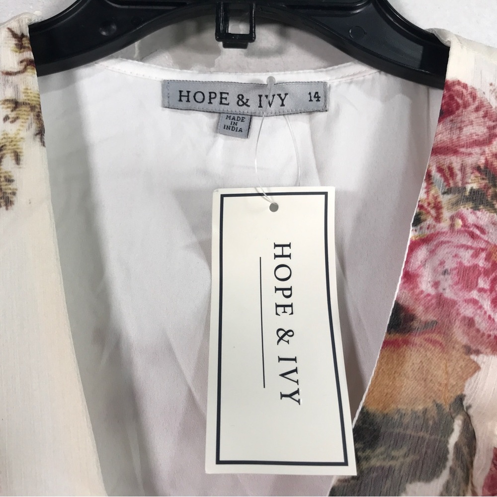 Hope & Ivy Floral Flutter Sleeve Maxi Dress, Women's Size 14 - Ivory - Picture 3 of 8